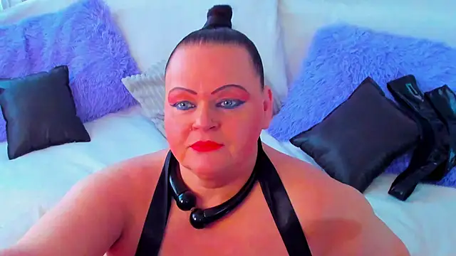 Snapshot of MilanaBiegert chatting on 03.20.25 MilanaBiegert online show from 03.20.25