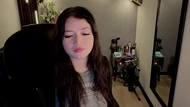 almma shy online show from 09.13.25