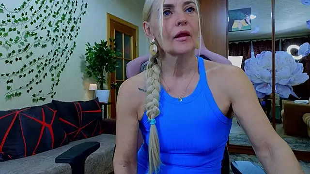 Snapshot of amelia_blondy chatting on 03.09.26 amelia blondy online show from 03.09.26