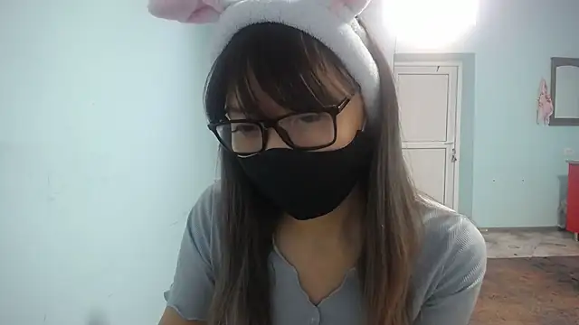 elllaaxx online show from 10.22.25