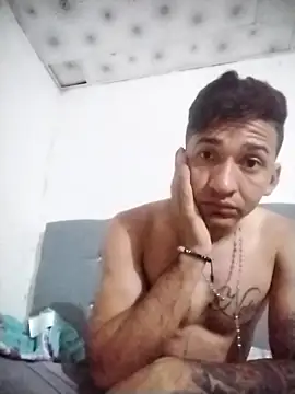 Snapshot of Yesiell chatting on 11.04.25 Yesiell online show from 11.04.25