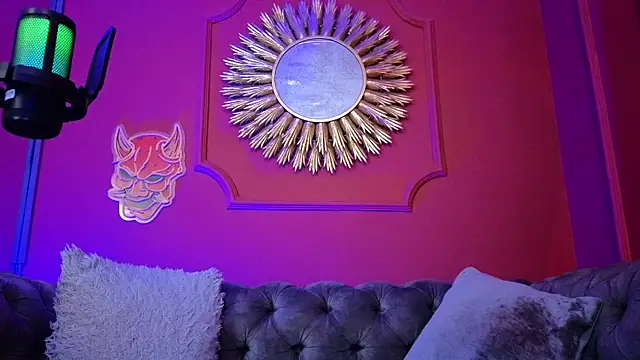 Julieta Russell online show from 02.18.26