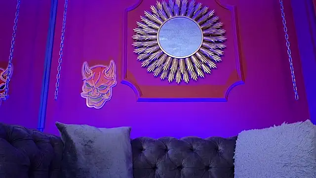 Julieta Russell online show from 04.17.26