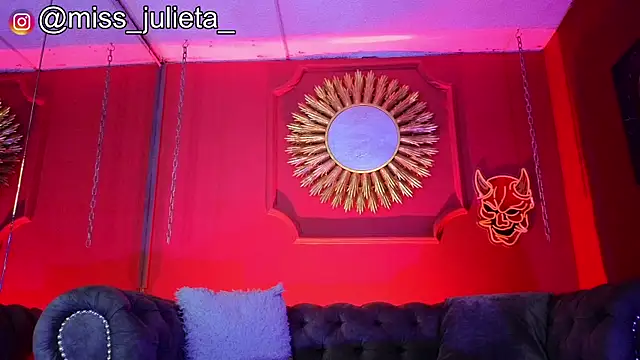 Snapshot of Julieta_Russell chatting on 07.14.26 Julieta Russell online show from 07.14.26