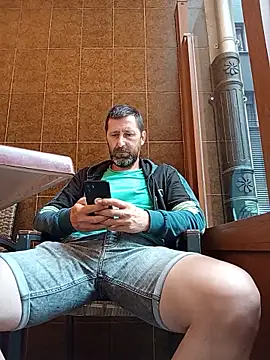 Snapshot of BZHsex chatting on 06.18.26 BZHsex online show from 06.18.26