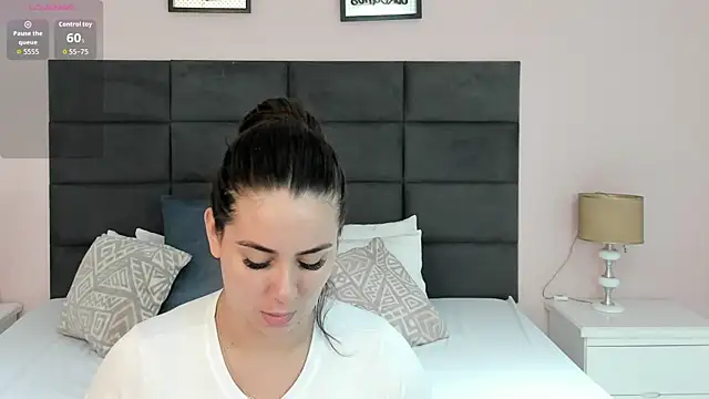 Snapshot of MadisonJenner chatting on 01.18.26 MadisonJenner online show from 01.18.26