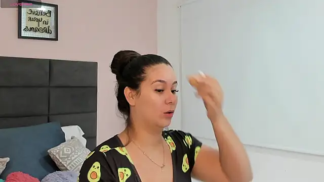 Snapshot of MadisonJenner chatting on 02.01.26 MadisonJenner online show from 02.01.26