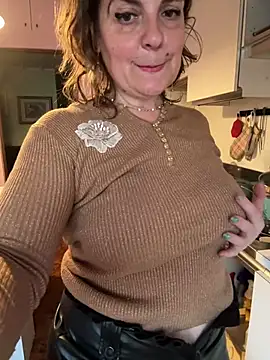 Snapshot of Sunbelxx chatting on 04.13.26 Sunbelxx online show from 04.13.26