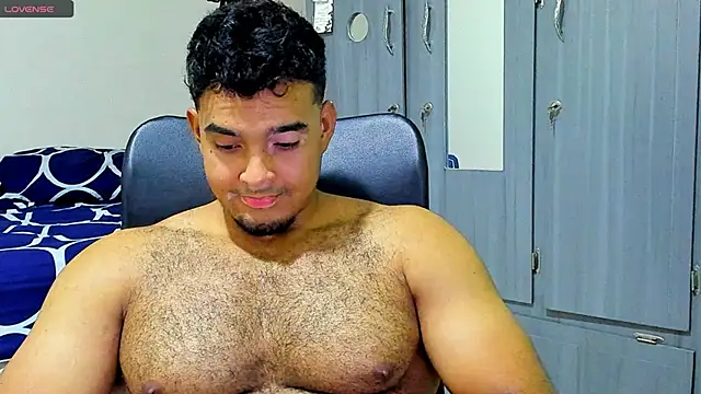 Big furry bear13 online show from 02.04.25