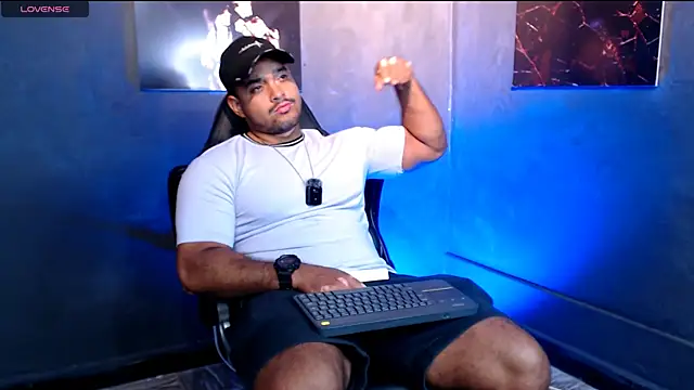 Big furry bear13 online show from 10.08.25