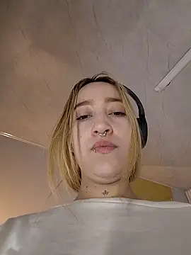 MollyCruz online show from 12.19.25