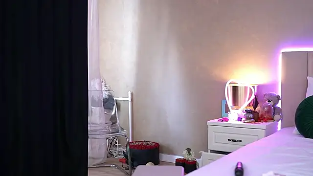 EvellineClaire online show from 03.25.26