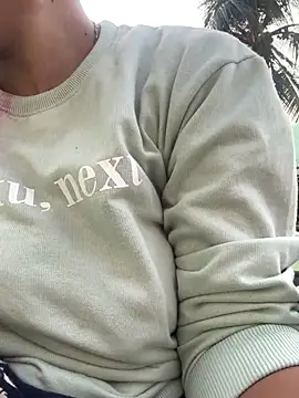 Snapshot of Ishikarana chatting on 11.13.25 Ishikarana online show from 11.13.25