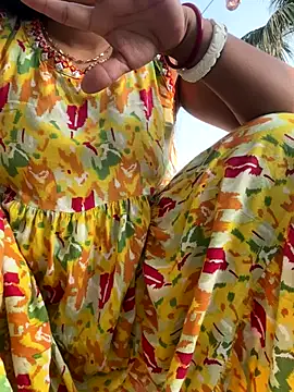 Snapshot of Ishikarana chatting on 11.17.25 Ishikarana online show from 11.17.25