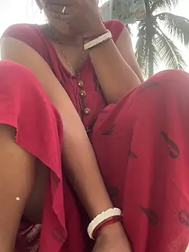 Snapshot of Ishikarana chatting on 11.25.25 Ishikarana online show from 11.25.25