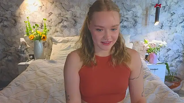 Snapshot of Aurora_Golden1 chatting on 07.12.26 Aurora Golden1 online show from 07.12.26