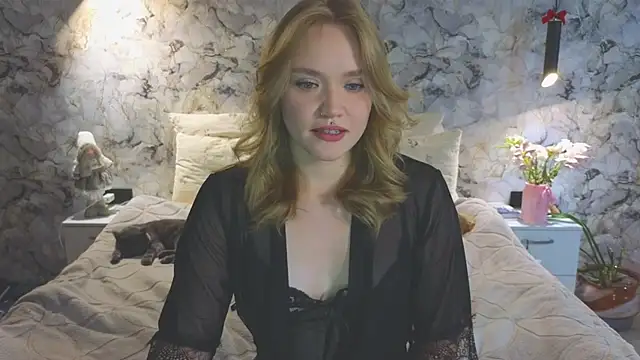 Snapshot of Aurora_Golden1 chatting on 07.18.26 Aurora Golden1 online show from 07.18.26