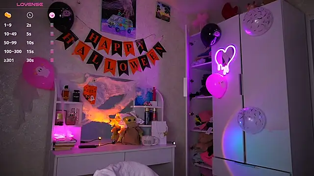 soffy  kisss online show from 11.02.25