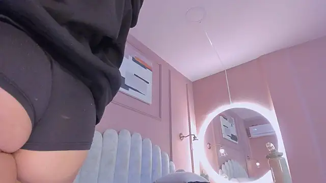 Snapshot of lia_ass_ chatting on 02.12.25 lia ass online show from 02.12.25