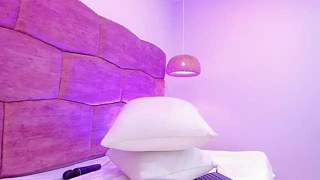 Snapshot of lia_ass_ chatting on 09.26.25 lia ass online show from 09.26.25