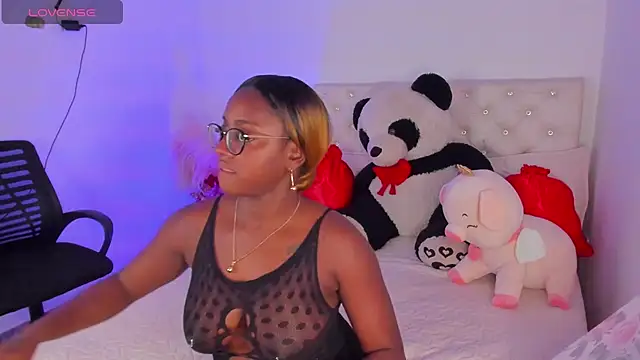 Snapshot of Ananya_Kay01 chatting on 01.14.25 Ananya Kay01 online show from 01.14.25