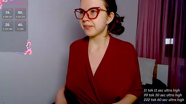 Snapshot of Sarah_HS chatting on 04.26.26 Sarah HS online show from 04.26.26