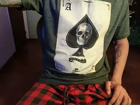 Snapshot of rumplstink chatting on 10.20.25 rumplstink online show from 10.20.25