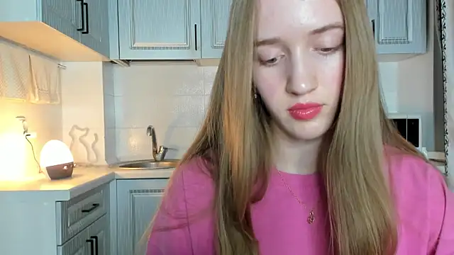 leslie my lovee online show from 10.13.25