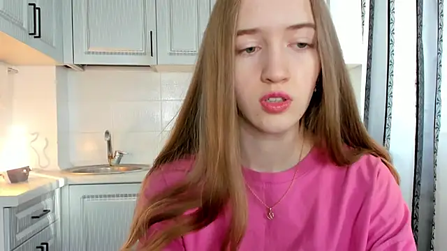 Snapshot of leslie_my_lovee chatting on 11.15.25 leslie my lovee online show from 11.15.25