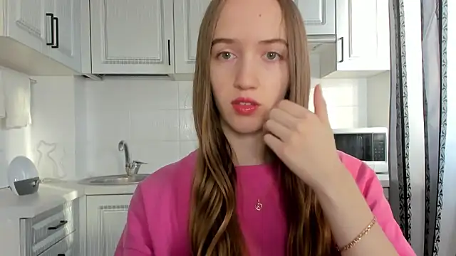 Snapshot of leslie_my_lovee chatting on 11.23.25 leslie my lovee online show from 11.23.25