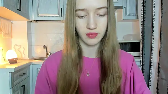 Snapshot of leslie_my_lovee chatting on 11.28.25 leslie my lovee online show from 11.28.25