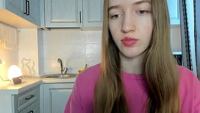 Snapshot of leslie_my_lovee chatting on 11.30.25 leslie my lovee online show from 11.30.25