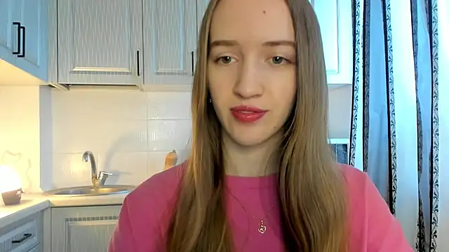 Snapshot of leslie_my_lovee chatting on 12.14.25 leslie my lovee online show from 12.14.25