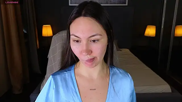 GIGI BENNET online show from 01.07.25