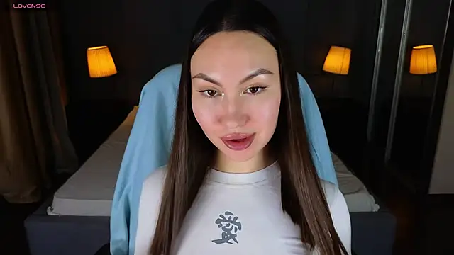 GIGI BENNET online show from 01.21.25