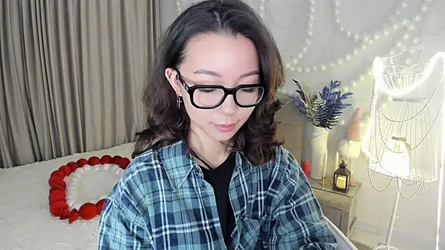 Snapshot of AgnieszkaBanana chatting on 12.20.25 AgnieszkaBanana online show from 12.20.25