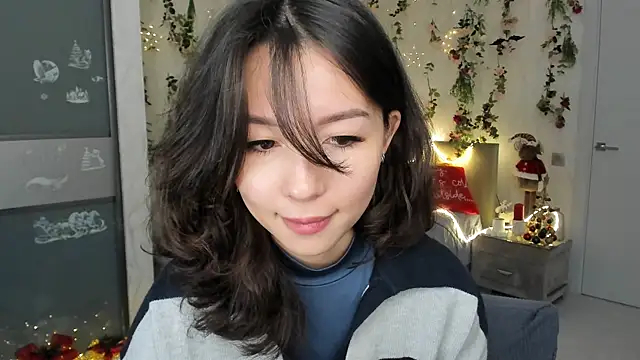 Snapshot of AgnieszkaBanana chatting on 12.22.25 AgnieszkaBanana online show from 12.22.25