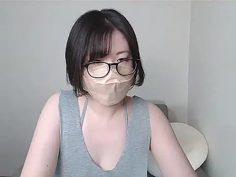 Snapshot of _NOA-chan_ chatting on 09.20.25 NOA-chan online show from 09.20.25