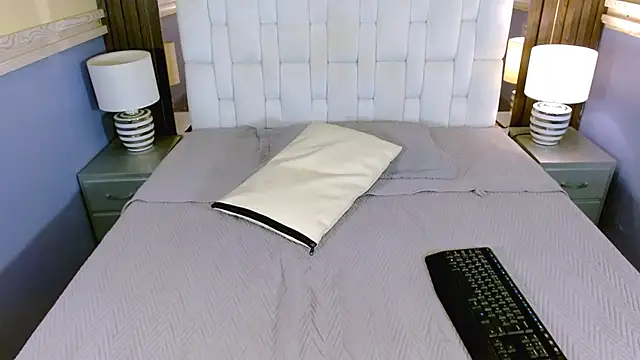 Nicole Ramires online show from 03.19.26