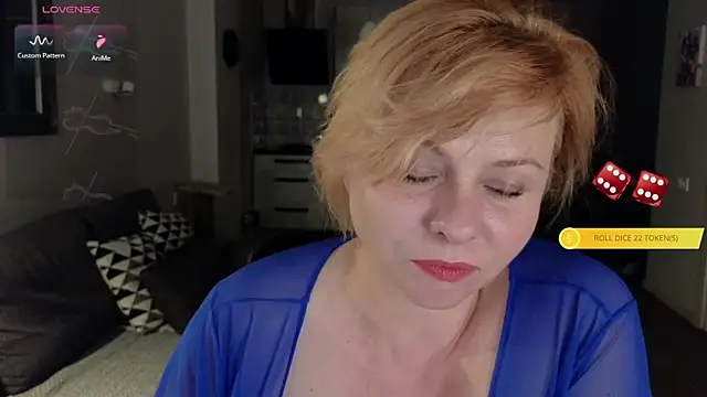 Snapshot of Gray_swann chatting on 09.26.25 Gray swann online show from 09.26.25