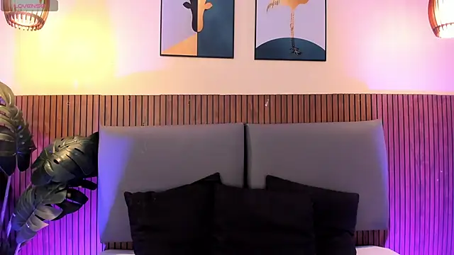 NicolleeEvanss online show from 05.08.26