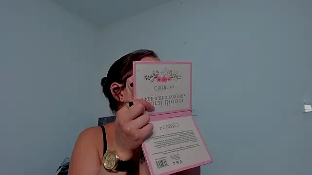 Snapshot of Miaa_Garcia chatting on 10.23.25 Miaa Garcia online show from 10.23.25