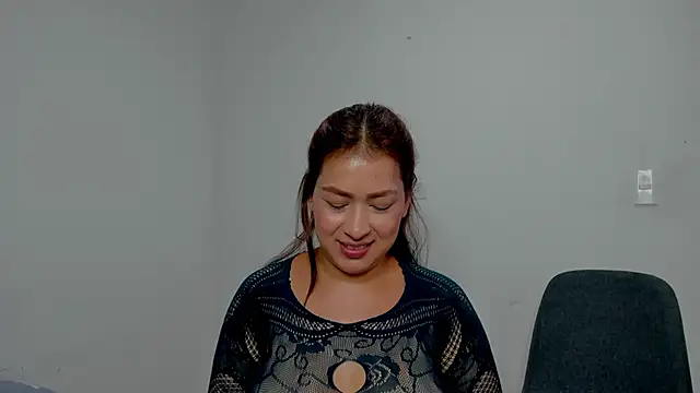 Snapshot of Miaa_Garcia chatting on 11.15.25 Miaa Garcia online show from 11.15.25