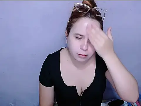 SubLayla01 online show from 04.15.26