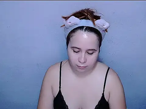 SubLayla01 online show from 05.13.26