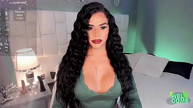 Snapshot of Franciis_4u chatting on 11.30.25 Franciis 4u online show from 11.30.25