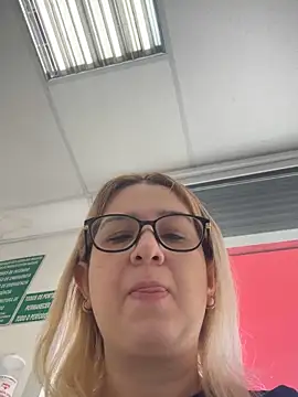 Snapshot of amooraaamoon chatting on 01.27.25 amooraaamoon online show from 01.27.25