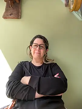 Snapshot of amooraaamoon chatting on 10.23.25 amooraaamoon online show from 10.23.25