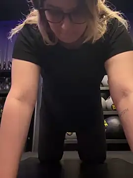 Snapshot of amooraaamoon chatting on 11.06.25 amooraaamoon online show from 11.06.25