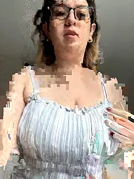 Snapshot of amooraaamoon chatting on 11.11.25 amooraaamoon online show from 11.11.25